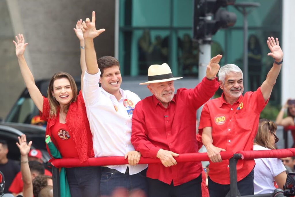 Coluna da quarta: Lula impulsiona seus candidatos em Pernambuco