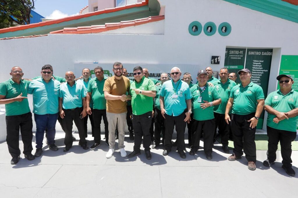 Gabriel Porto fecha apoio com Sindicato dos Rodoviários de Pernambuco