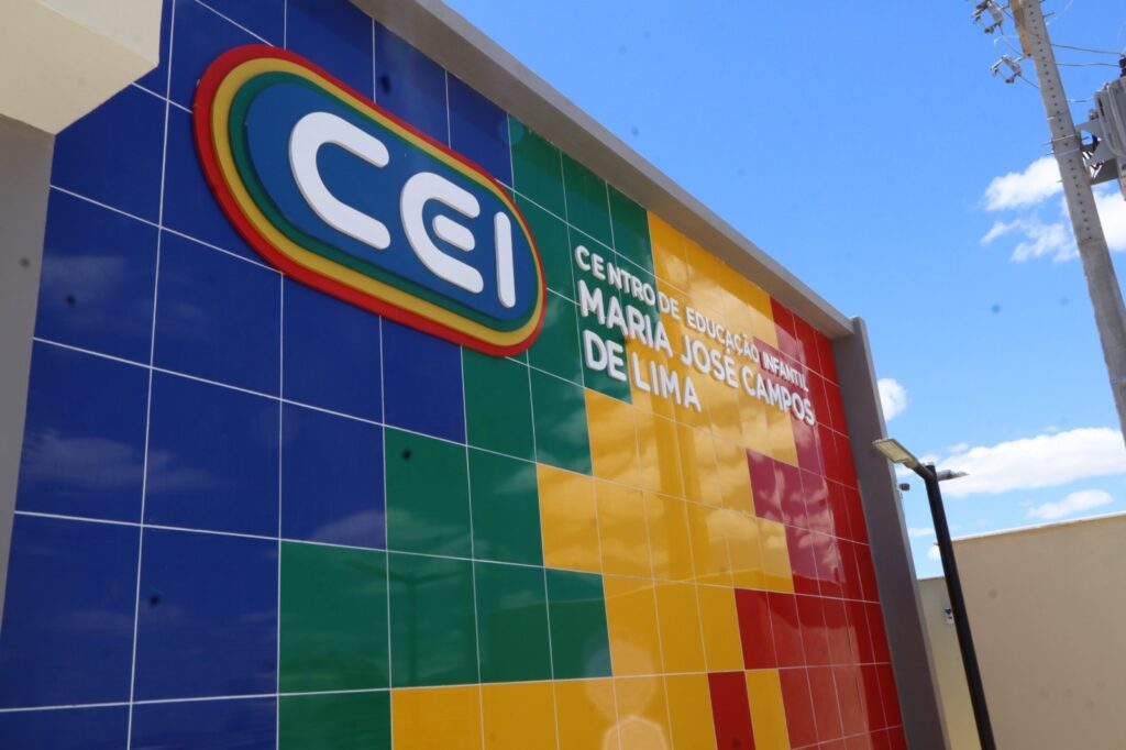Governo de Pernambuco entrega creche com 324 vagas em Tacaratu