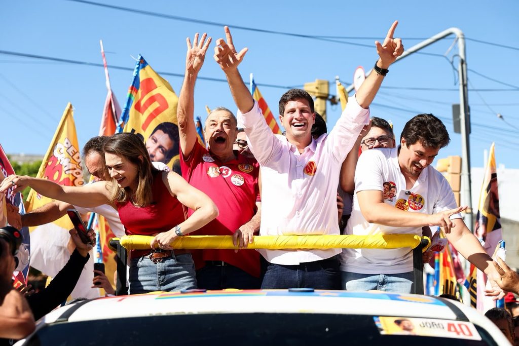 João Campos inicia agenda no Pajeú com carreatas e atos em São José do Egito e Itapetim