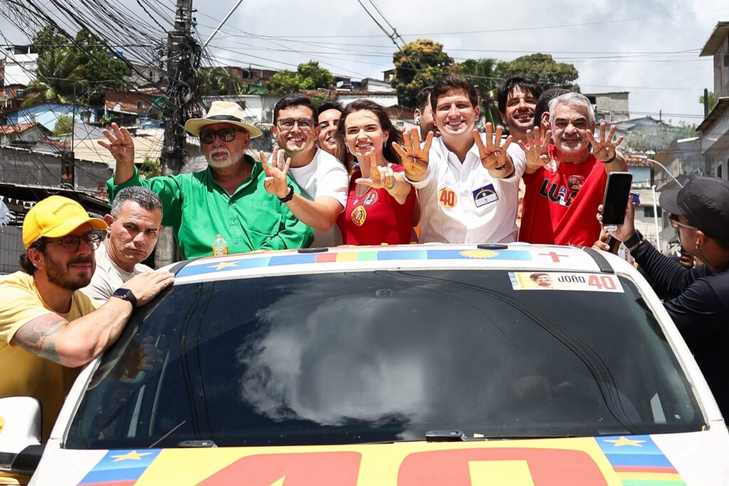 João Campos leva propostas e campanha às ruas da Zona Norte do Recife