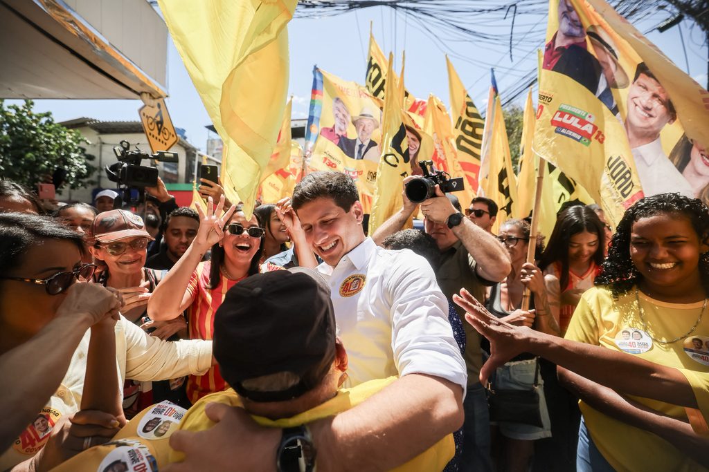 João percorre Entra Apulso e defende mais investimentos em infraestrutura e transporte