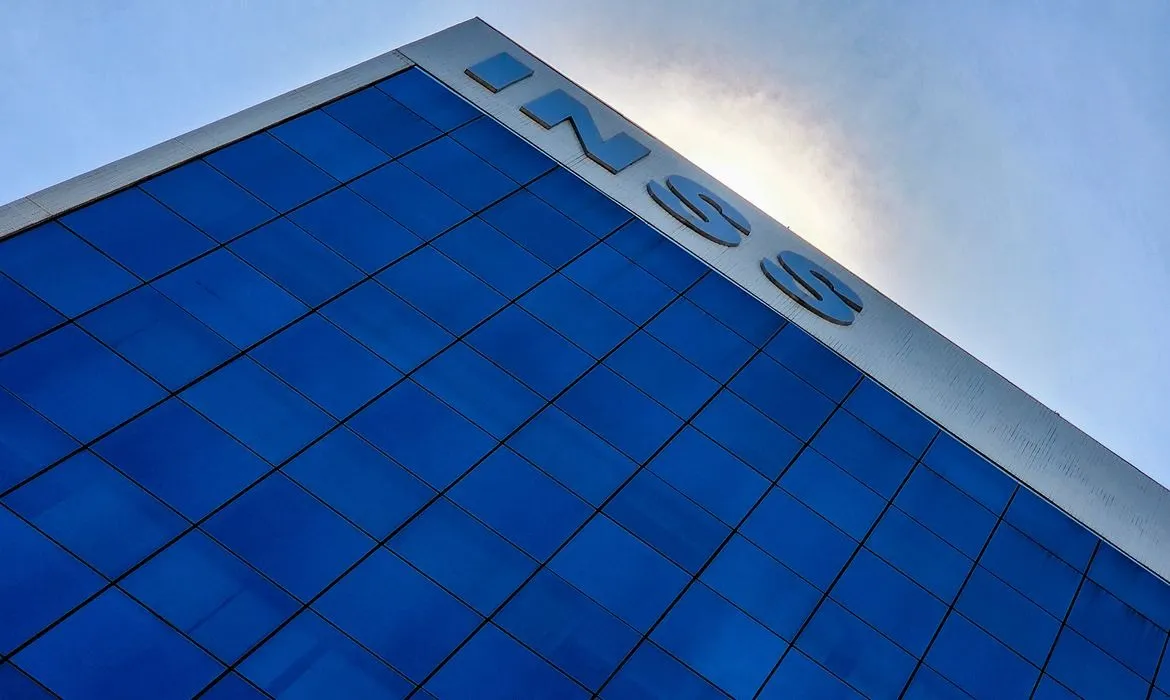 Justiça libera R$ 2,7 bi para pagar atrasados do INSS