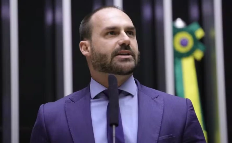 Ministério da Justiça demite Eduardo Bolsonaro da Polícia Federal; entenda
