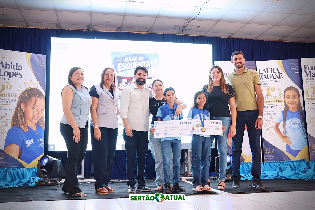 Prefeitura de Simões realiza “Talentos que Inspiram 2026” e premia estudantes com medalhas, certificados e valores em di