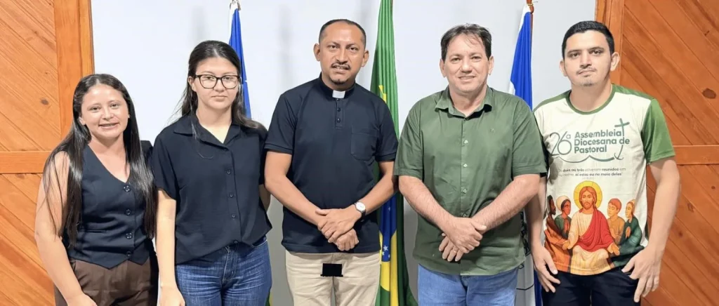 Prefeito Apolinário Moraes se reúne com comissão organizadora do Novenário de Nossa Senhora do Perpétuo Socorro em Bom P