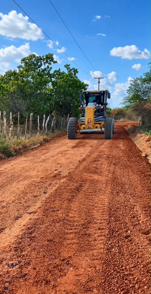 Ipiranga do Piauí avança na recuperação de estradas vicinais e melhora acesso às comunidades rurais