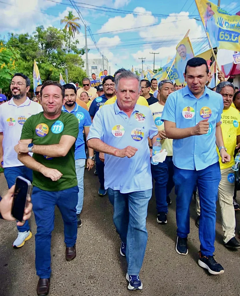 Deputado federal Flávio Nogueira participa de caminhada em Altos com Daniel da Mariínha