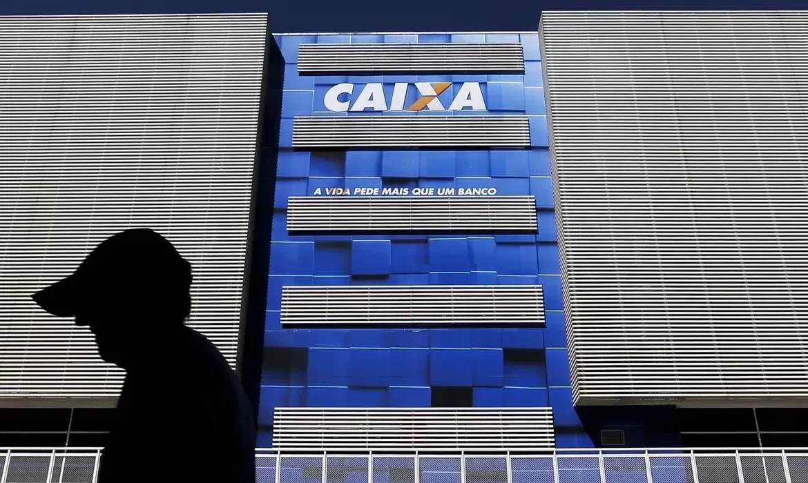 Caixa e funcionários voltam a negociar; greve segue sem prazo para acabar