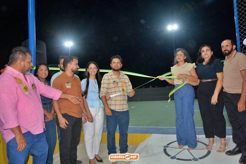 Prefeitura de Belém do Piauí inaugura quadra poliesportiva no povoado Russim e celebra entrega com shows