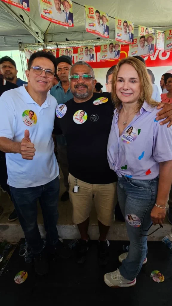 Zé Santana participa de caminhada pelas ruas de Uruçuí ao lado de Washington Bandeira e Ana Paula com multidão de apoiad